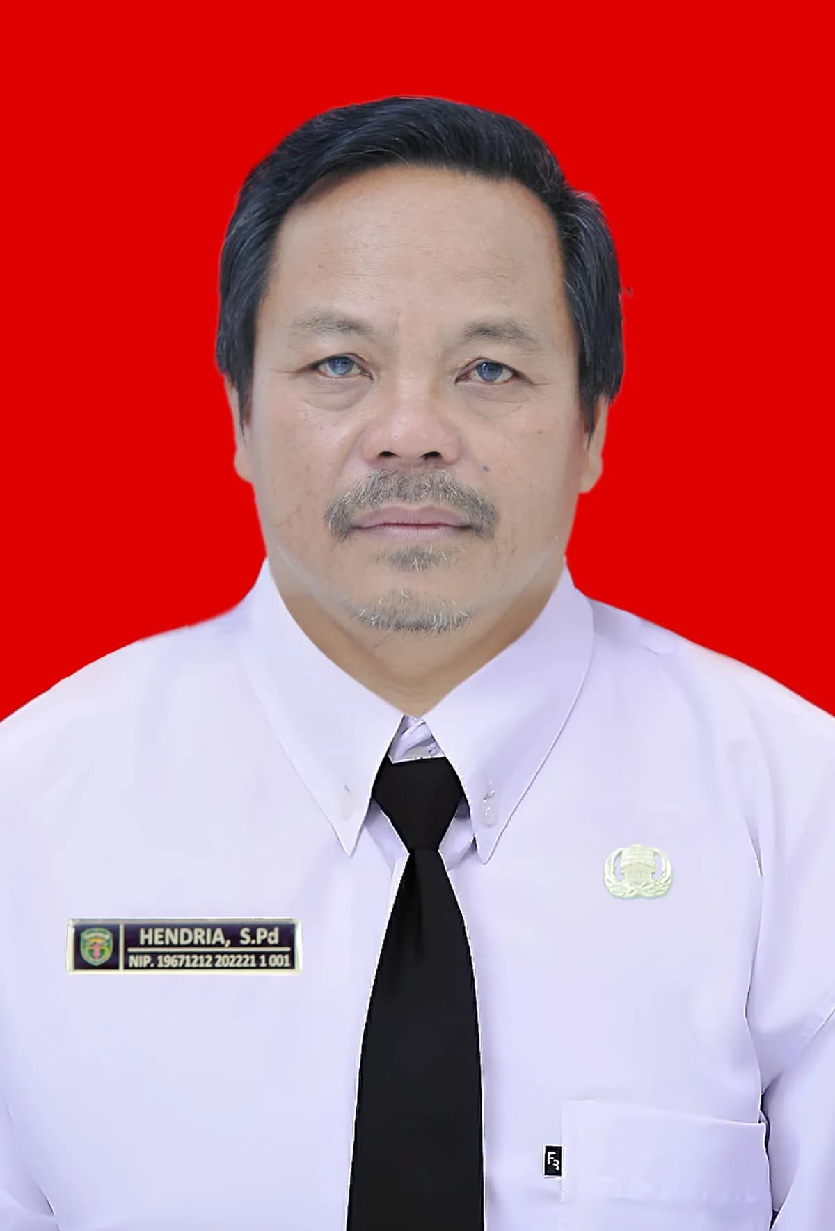 Tenaga Pendidik: Hendria, S.Pd