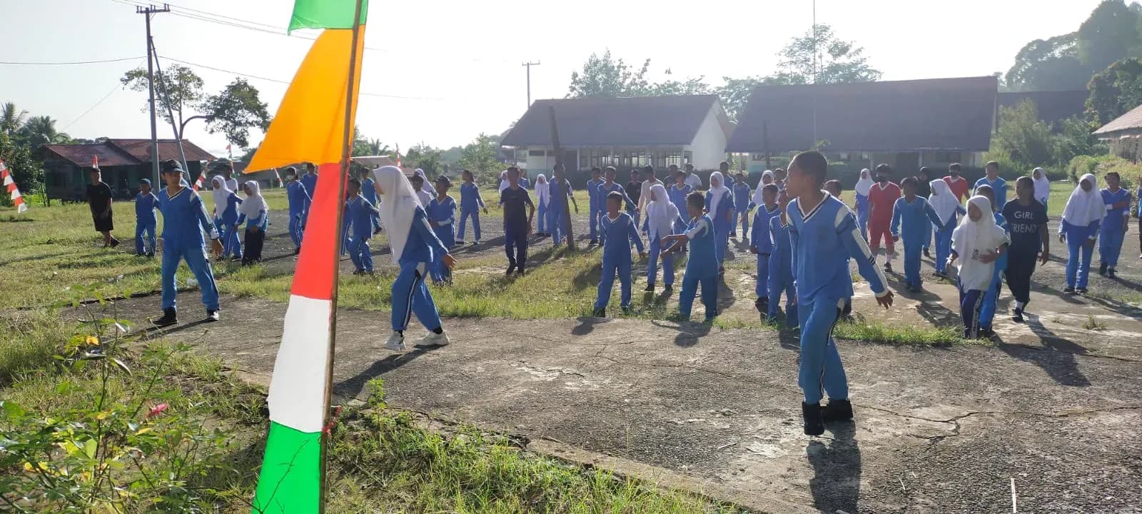 Tingkatkan Kebugaran dan Karakter, Siswa SMPN 3 Tutung Rutin Senam Jumat Pagi